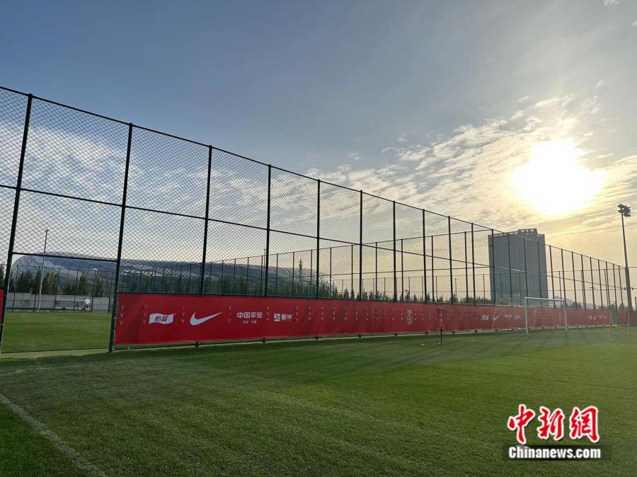 国足成都集训开启换血阶段，年轻力量崛起，主