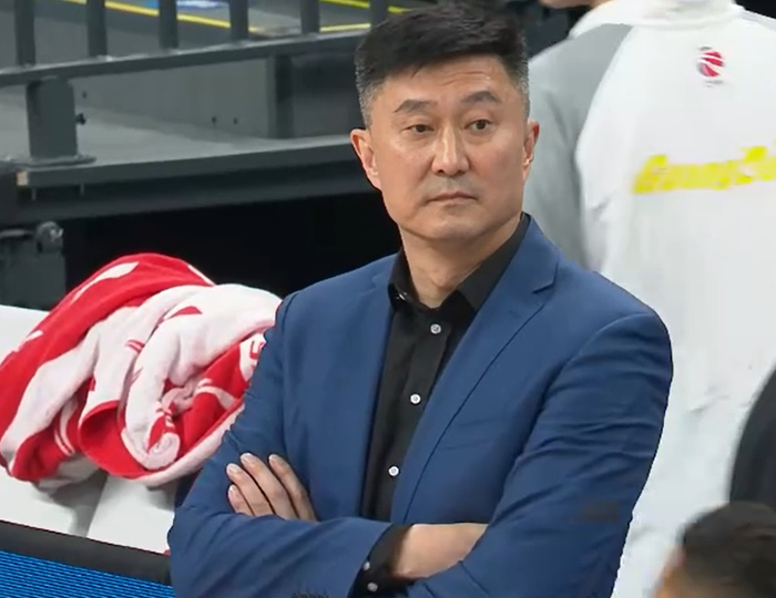 广东队三战上海难求一胜