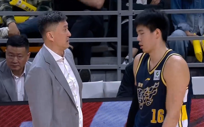 焦泊乔因私事离队引关注，广东男篮磨合面临挑