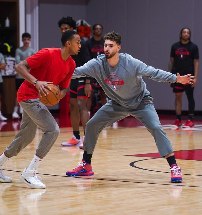 西部排名争夺白热化 火箭队季后赛策略引关注