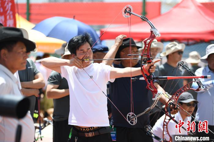 青海拉面之乡化隆回族自治县民族传统射箭精英