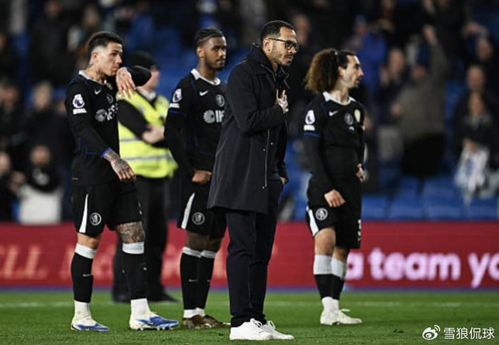 切尔西球员集体沉默送别罗塞尼尔 前任马雷斯卡